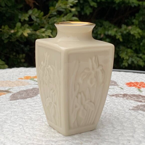 Vtg 80s LENOX Mini Iris Vase - Picture 1 of 10